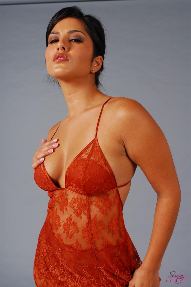 Sunny Leone: Classy short haired busty model - Babes and Pornstars